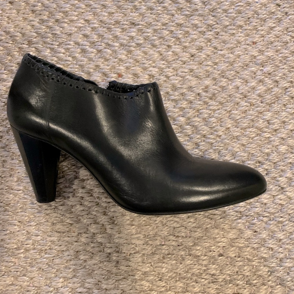 Jack Rogers Black Leather Booties sz 7.5